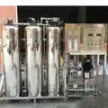 Nước RO là gì? Uống nước RO thường xuyên có tốt không, có mất khoáng?